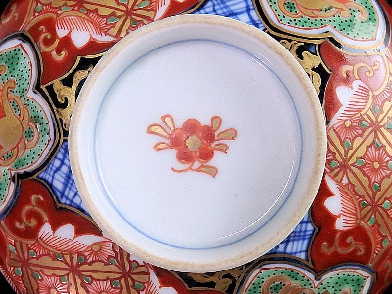 古伊万里　金襴手　七宝紋に菊花四方襷紋の図　大振蓋茶碗　A531AS-CJb