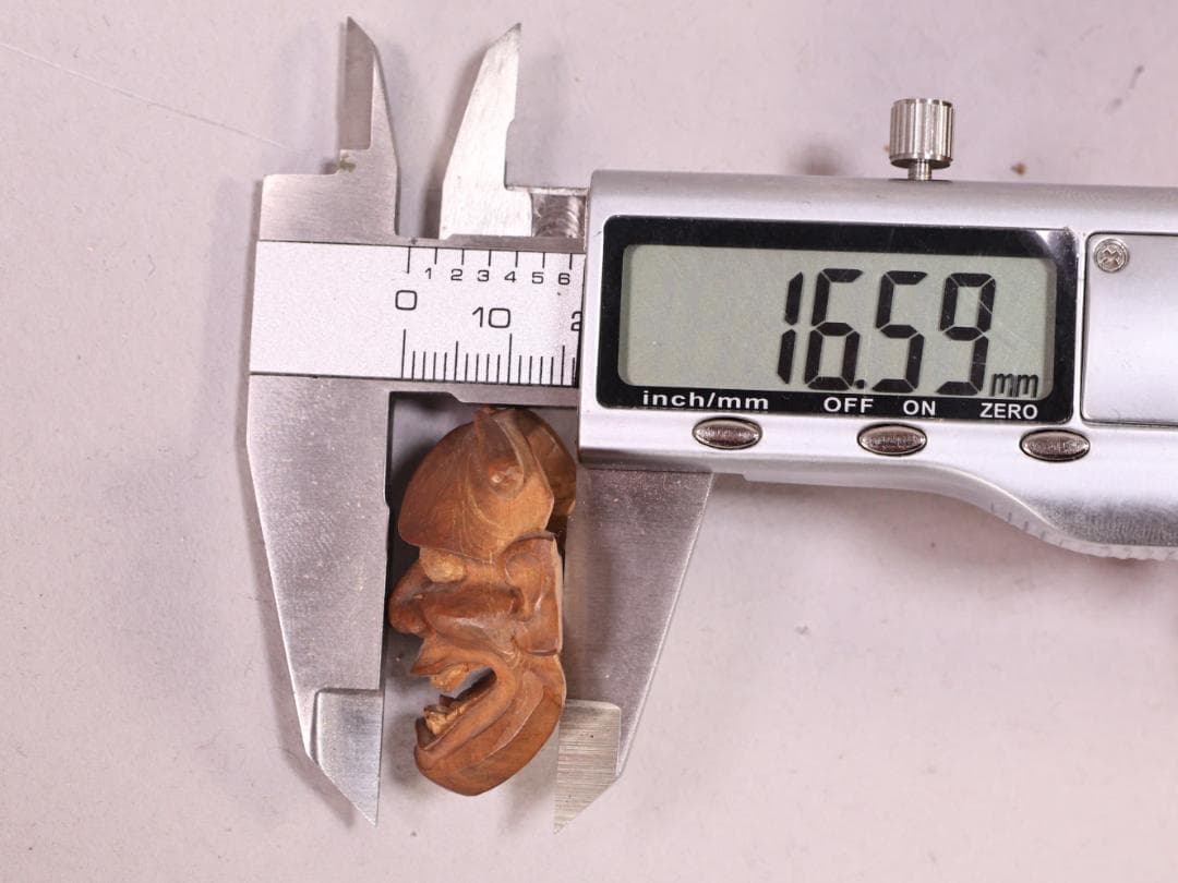 BK221 珍品 宝生 面工 鈴木慶雲 刀 金彩 根付 置物 飾り物