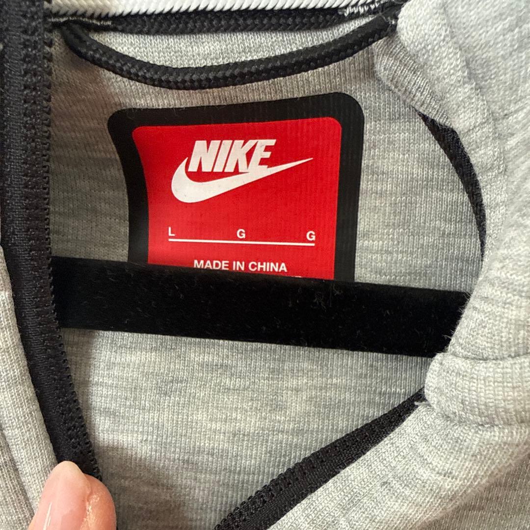 Nike テックフリースパーカー ジュニアL