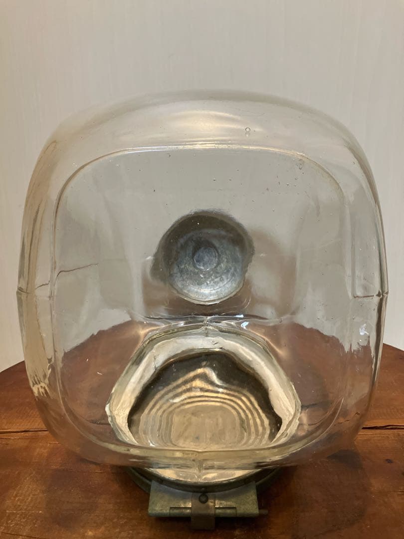 存在感抜群！アルミ開閉蓋付きの煙草陳列用ガラス瓶◇たばこ瓶◇