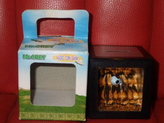 90'S★宇宙人★マジックバンク★貯金箱★ビンテージ★UFO★トリックアート