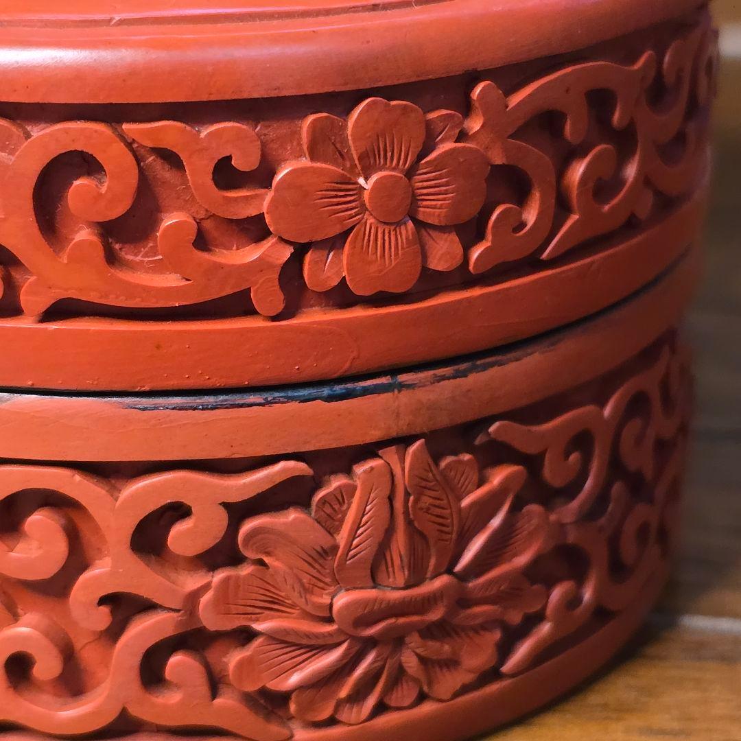 中国 堆朱彫 幾何地唐華唐草文 三輪蓋物