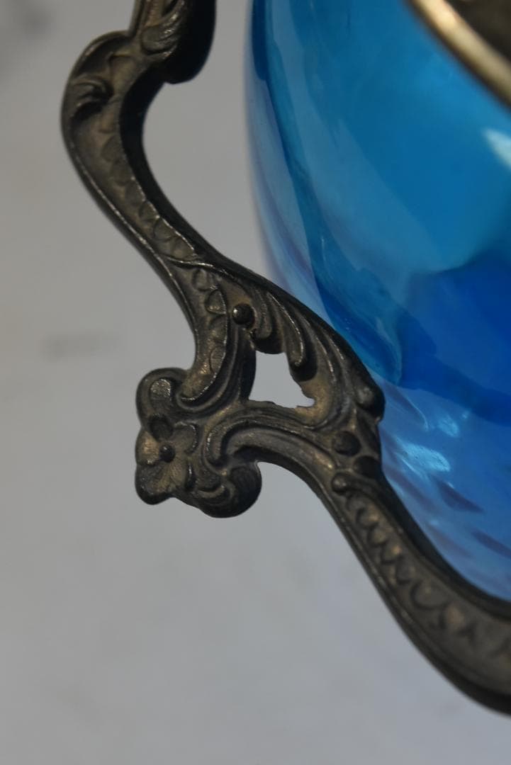 訳有 フランスアンティーク 青いガラスのボンボ二エール・ビスケット