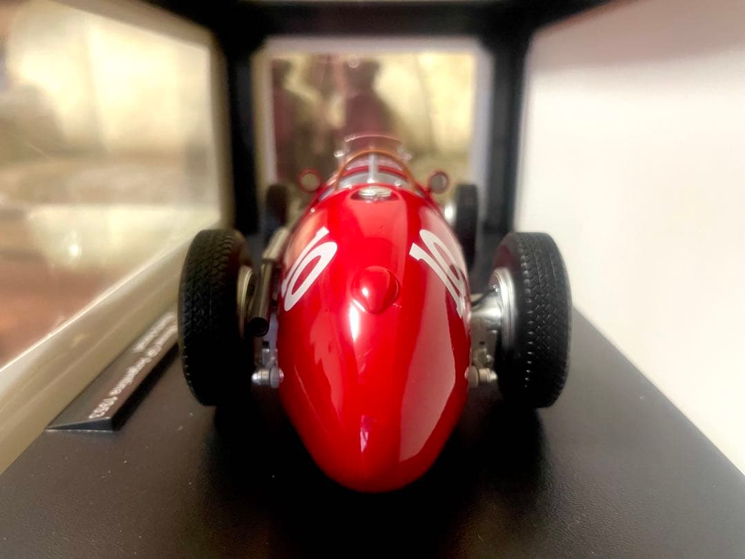 価格変更1/18 CMR フェラーリ500 F2 アルゼンチンGP優勝車 未開封 価格変更