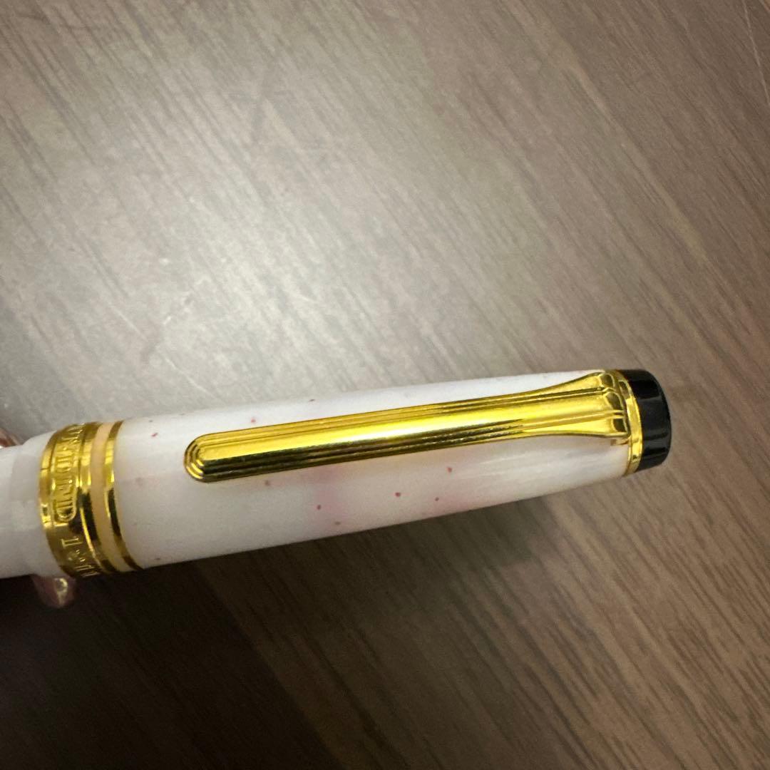 【廃盤】セーラー万年筆　SHIKIORI 雪夕空葉【雪椿】中細