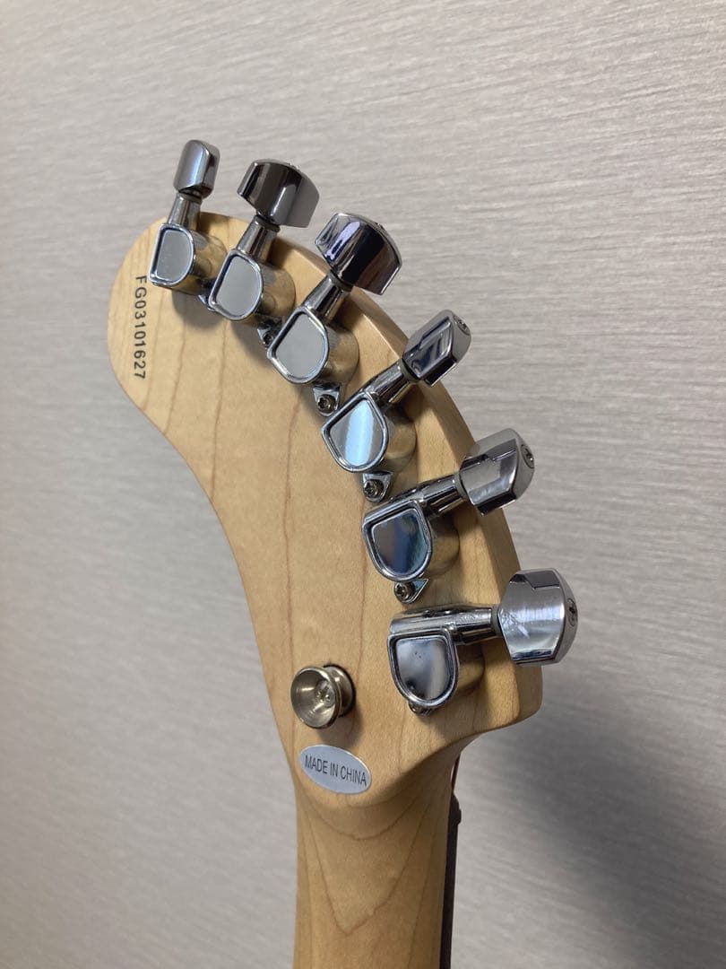 新品同様 FERNANDES ZO-3 フェルナンデス 赤 レッド