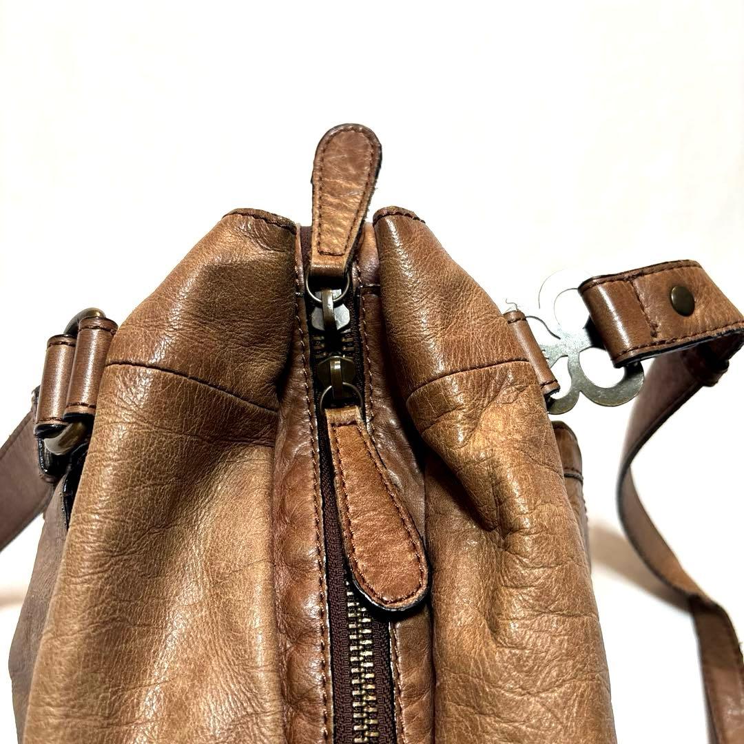 ANNA SUI 本革 蝶 バタフライ バックル デザイン ショルダーバッグ