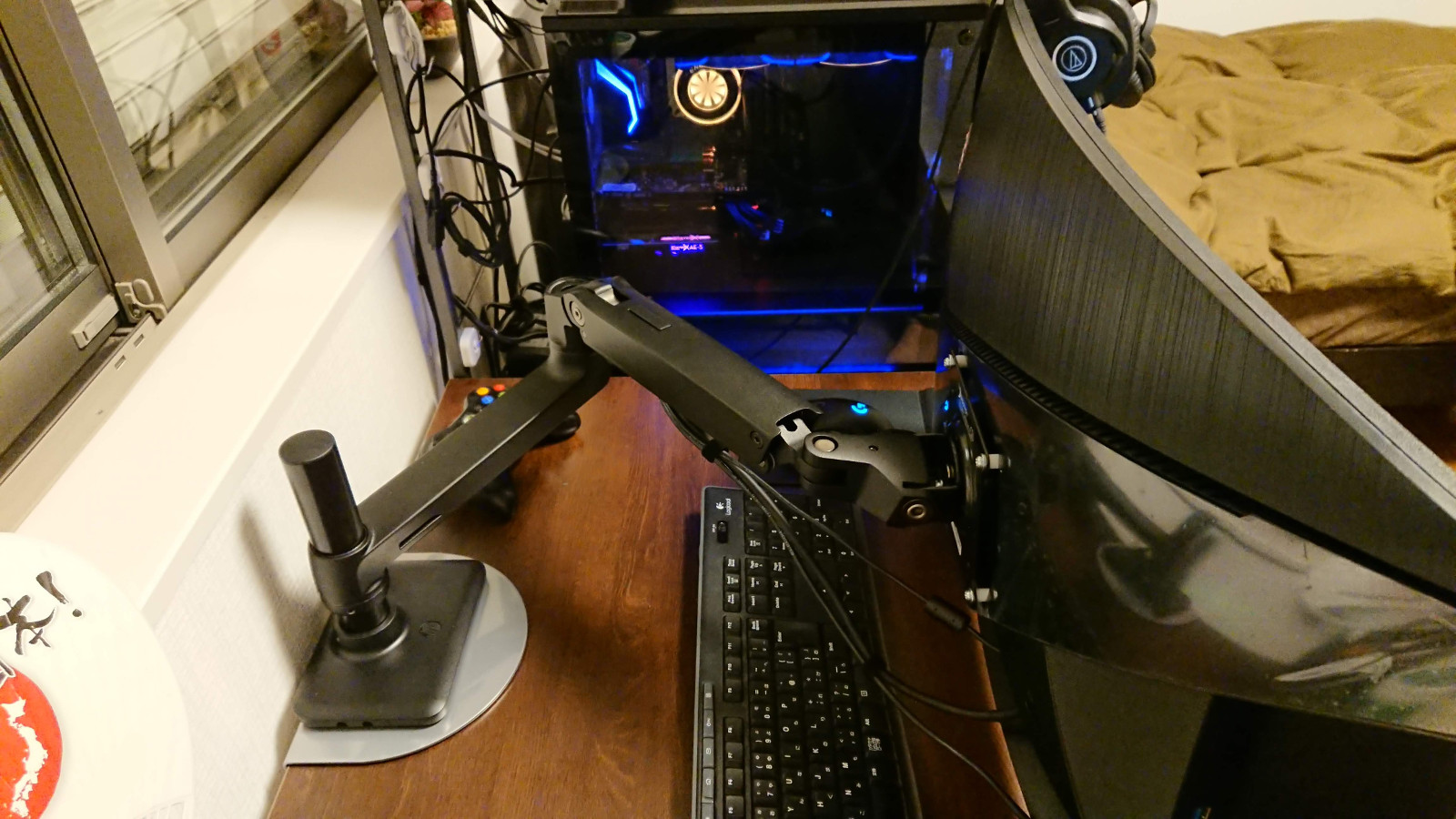 湾曲モニターでゲームも仕事も快適に！MSI Optix MPG27CQとモニター