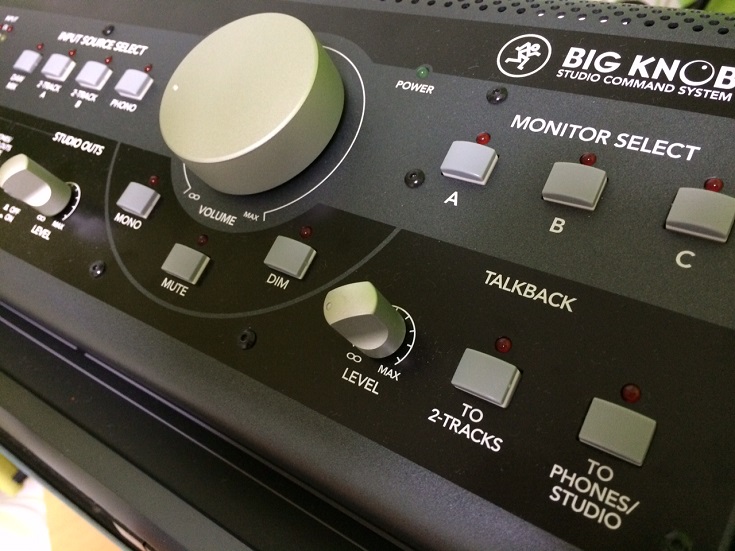 コスパが良くて質の高いモニターコントローラー【MACKIE BIGKNOB